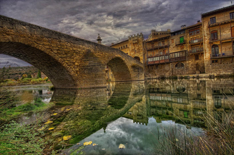 无人,横图,室外,白天,度假,河流,美景,城市风光,城市,建筑,西班牙,反射,景观,乌云,桥,天气,古典,联系,娱乐,享受,休闲,景色,放松,摄影,宁静,死水,特鲁埃尔省,彩图