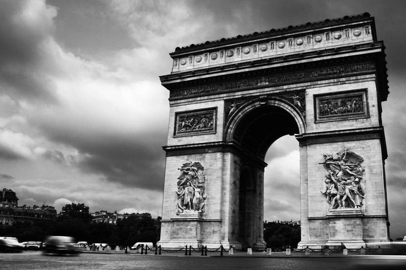 无人,横图,黑白,室外,运动模糊,城市,建筑,汽车,法国,凯旋门,巴黎,云,拱门,黎明,首都,历史,天空,地标建筑,摄影,早晨,法国文化