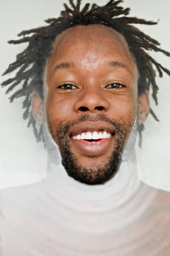 西方人,成年人,中年人,脸,头,脸颊,胡须,一个人,笑,微笑,露齿笑,竖图,特写,快乐,幸福,水,欧洲,非洲,加拿大,黑人,欧洲人,仅一个男性,仅一个人,仅一个中年男性,湿,肩膀,摄影,肖像,温哥华,大不列颠哥伦比亚,男人,男性,中年男性,非洲人,头部,胡子,络腮胡,脸部,脸蛋,面部,休闲活动,彩图,雷鬼头