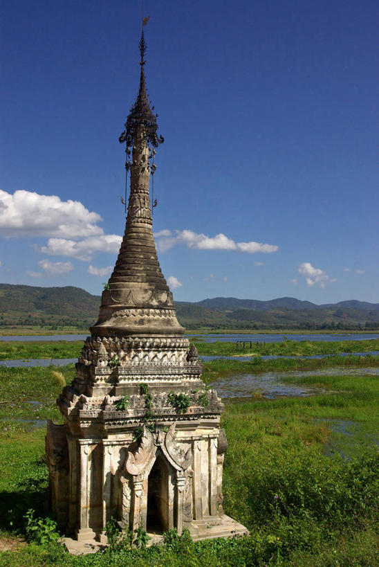 无人,竖图,室外,特写,白天,山,建筑,缅甸,草,天空,自然,摄影,宗教,佛教,宁静,掸邦,彩图,禅宗