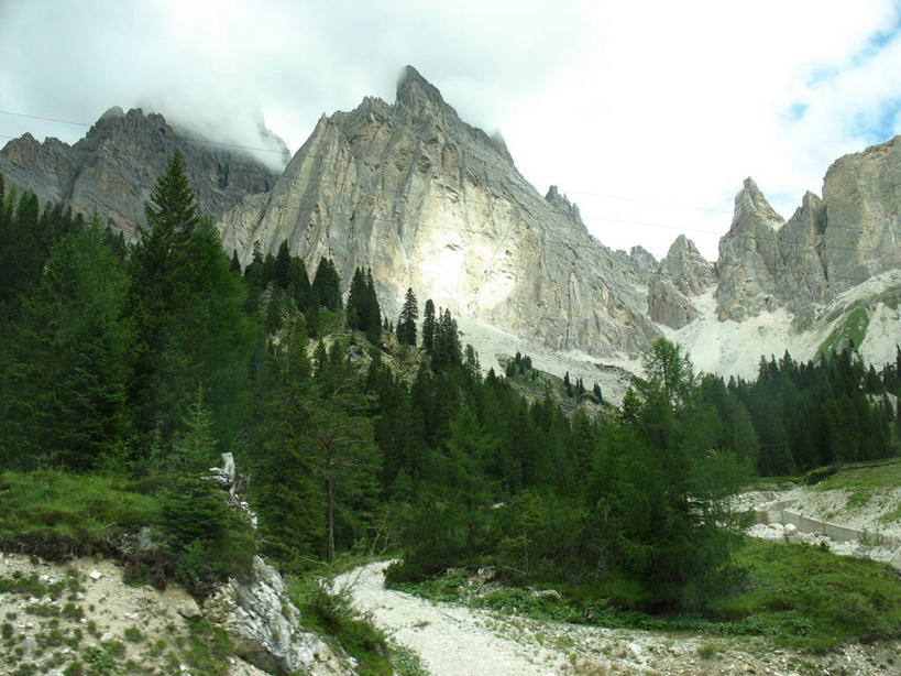无人,横图,室外,白天,仰视,美景,山,山脉,意大利,景观,云,树,风景,自然,景色,摄影,自然风光,意大利文化,多洛米蒂山脉,低角度拍摄