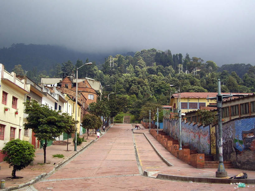 无人,横图,室外,白天,山,雾,城市,建筑,街道,路灯,哥伦比亚,小路,首都,树,风景,运输,摄影,波哥大