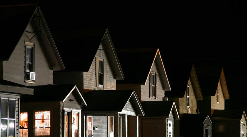 无人,横图,全景,室外,夜晚,重复,建筑,美国,一排,整齐,房屋,屋顶,郊区,排列,摄影,照亮,北美,北美洲,队列,美洲,北亚美利加洲,亚美利加洲,密歇根,密歇根州,貂熊州,狼獾之州,狼獾州,一致,美利坚合众国,居住区,房屋建设