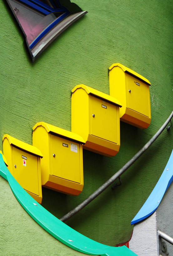 无人,竖图,室外,白天,通讯,安全,德国,一排,整齐,金属,邮件,邮筒,排列,黄色,四个,摄影,队列,身份,不来梅