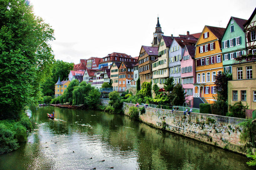 横图,室外,白天,河流,城市,建筑,德国,一排,整齐,反射,房屋,屋顶,古城,树,排列,天空,摄影,队列,内卡河