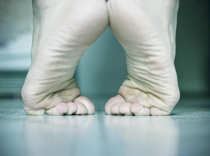 西方人,一个人,横图,室内,白天,欧洲,美国,欧洲人,伸展,反射,背面,赤脚,力量,平衡,人体,摄影,部分,北美,北美洲,加利福尼亚,美洲,足,北亚美利加洲,亚美利加洲,技能,马林县,芭蕾舞,白种人,舞蹈,圣拉斐尔,美利坚合众国,晕影