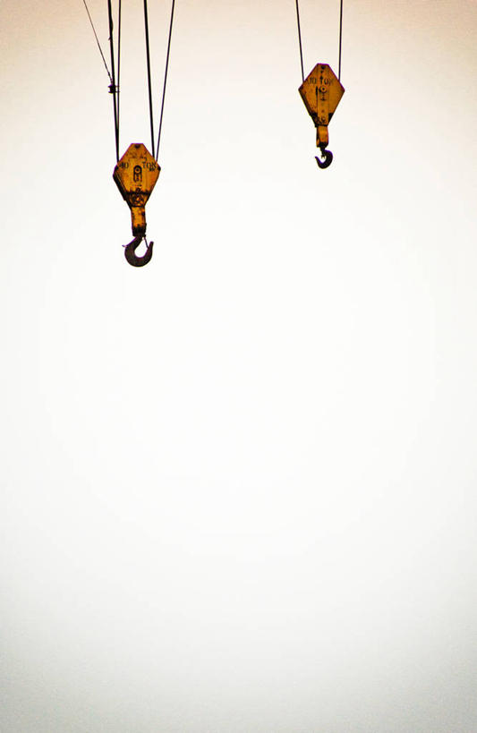 无人,竖图,室外,白天,留白,仰视,建筑业,技术,建筑,美国,吊挂,悬挂,半空,挂,设备,施工,两个,天空,交通工具,机械,起重机,力量,工业,运输,摄影,吊钩,工程,北美,北美洲,加利福尼亚,载具,美洲,旧金山,万里无云,北亚美利加洲,亚美利加洲,工作车,施工车,滑车,低角度拍摄,美利坚合众国