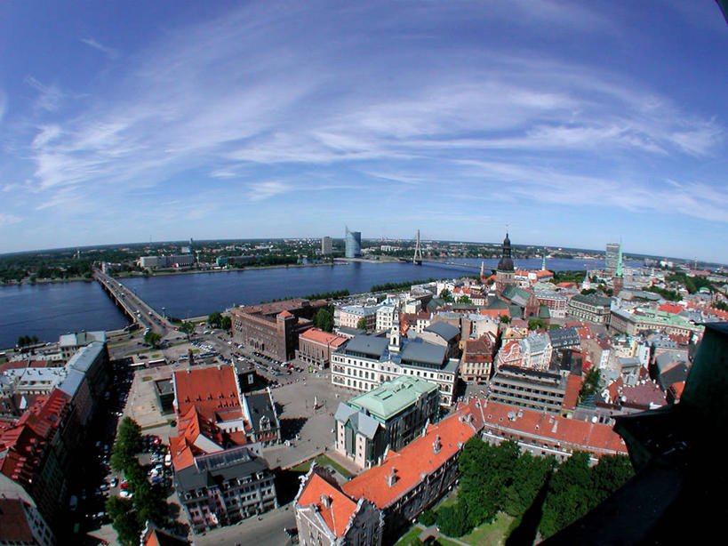 无人,横图,俯视,室外,白天,度假,河流,美景,城市风光,城市,建筑,欧洲,拉脱维亚,屋顶,地平线,景观,云,古城,桥,辽阔,地面,首都,联系,娱乐,天空,社区,享受,休闲,广阔,景色,放松,摄影,一望无际,延伸,天地相交,里加,无边无际,一马平川,高角度拍摄,旅行,波罗的海三国,道加瓦河