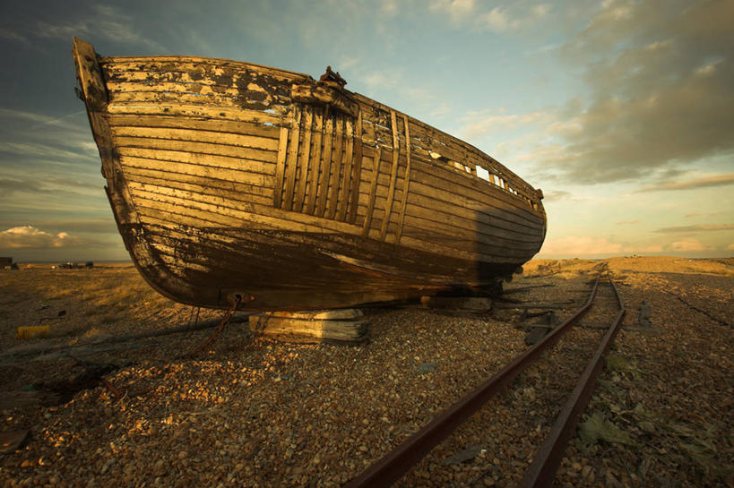 帆船,无人,横图,室外,旅游,度假,异乎寻常,美景,路,铁路,英国,废弃,地形,景观,云,轨道,交通,铁轨,娱乐,天空,自然,黄昏,享受,休闲,景色,放松,运输,摄影,报废,废物,自然风光,北欧,丢弃,放弃,抛弃,海难,失事,摈弃,肯特,邓杰内斯蟹,旅行,方舟,屏弃,摈斥,摒除,过去