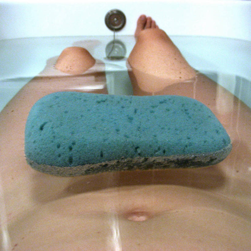 西方人,成年人,中年人,老年人,裸体,一个人,方图,室内,特写,性感,浴室,欧洲,荷兰,欧洲人,仅一个女性,仅一个人,漂浮,海绵,仅一个中年女性,躯干,浴盆,放松,人体,摄影,卫生,女人,女性,中年女性,白种人