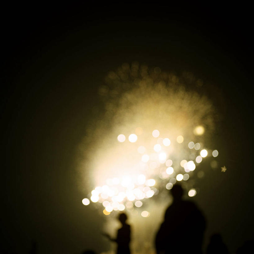两个人,方图,室外,夜晚,爆炸,日本,朦胧,模糊,庆祝,光亮,千叶县,刺激,焰火,摄影,生活方式,照亮,享乐,东亚,千叶,散焦