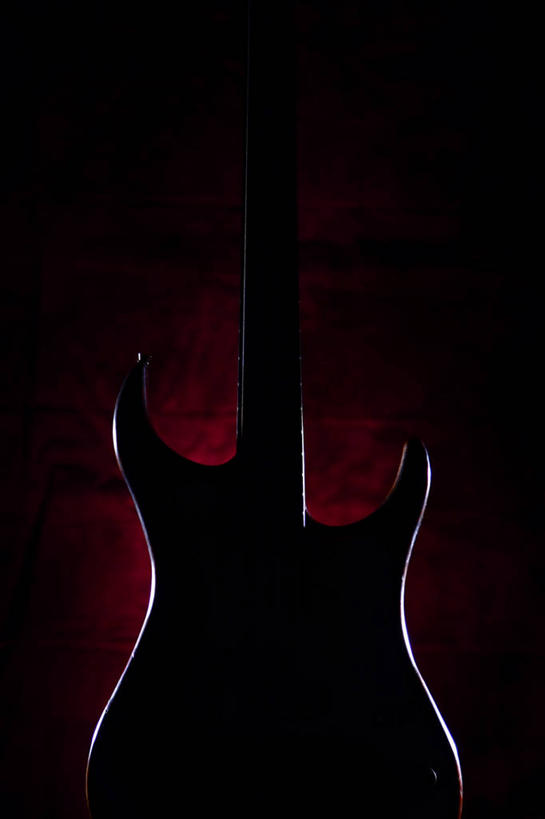 无人,竖图,室内,特写,埃及,开罗,黑色背景,褐色,吉他,弦乐器,光亮,首都,热,音乐,黑色,摄影,照亮,北非,影棚拍摄