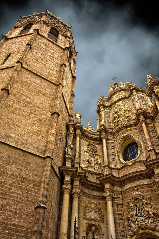 无人,竖图,室外,仰视,建筑,雕塑,西班牙,黄昏,地标建筑,摄影,宗教,宗教建筑,伊比利亚半岛,灵性,巴伦西亚,低角度拍摄,旅行,大教堂,传统文化