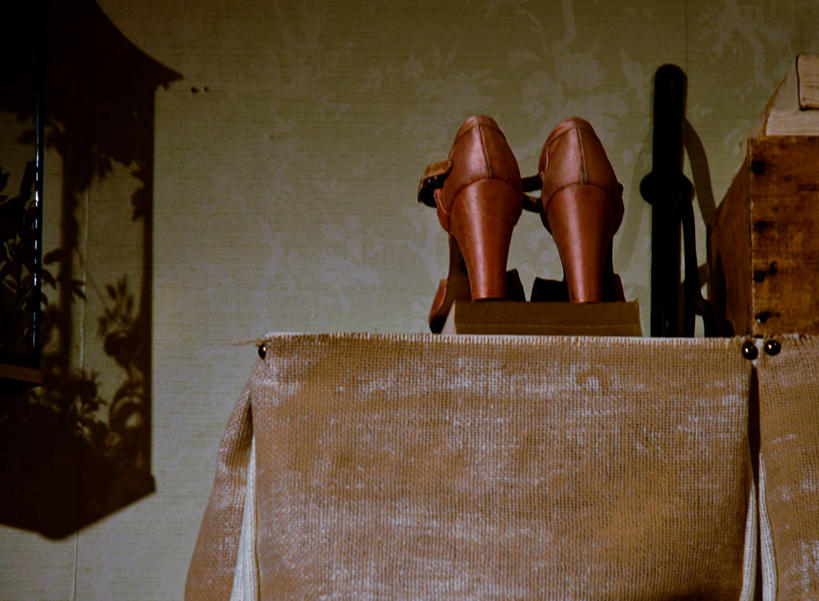 无人,横图,室内,高跟鞋,时尚,家具,书架,美国,一对,架子,盒子,排列,两个,摄影,生活方式,费城,宾夕法尼亚,书