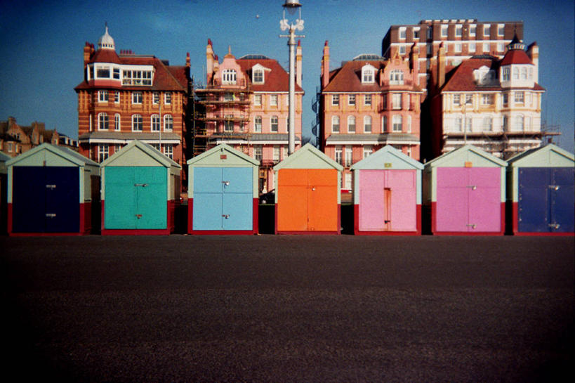 无人,横图,室外,白天,度假,重复,建筑,英国,欧洲,一排,整齐,沙子,英格兰,排列,天空,摄影,西欧,队列,北欧,大不列颠,大不列颠及北爱尔兰联合王国,万里无云,大不列颠及爱尔兰联合王国,萨塞克斯,萨塞克斯郡,苏塞克斯,东萨塞克斯郡,海滩,休闲活动,旅行,小屋,大不列颠王国,大英帝国,联合王国,日不落帝国,布赖顿,黑沙