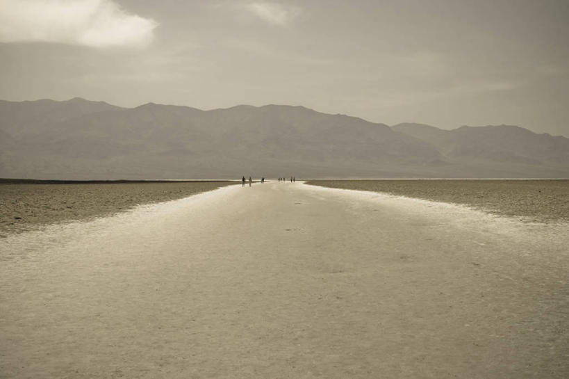 人群,横图,室外,白天,美景,山,山脉,美国,朦胧,模糊,景观,风景,自然,景色,摄影,宁静,环境,国家公园,自然风光,死亡谷国家公园,死水,旅行