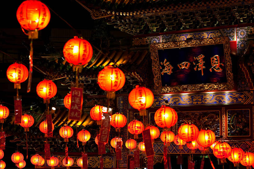 无人,横图,室外,夜晚,照明,日本,一排,许多,吊挂,悬挂,庆祝,日本文化,整齐,灯笼,纸灯笼,光亮,横滨,神奈川县,很多,挂,布置,排列,灯具,摄影,照亮,照明设备,队列,东亚,旅行,传统文化,传统节日