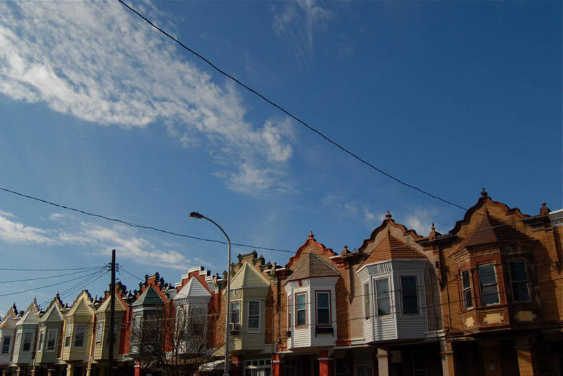 无人,横图,室外,白天,重复,窗户,建筑,路灯,美国,一排,整齐,屋顶,云,排列,天空,摄影,照明设备,队列,费城,宾夕法尼亚,旅行