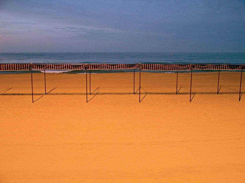 无人,横图,室外,度假,海洋,水,建筑,西班牙,一排,整齐,沙子,地平线,海岸线,水平线,黎明,排列,摄影,宁静,队列,伊比利亚半岛,遮阳篷,海滩,旅行