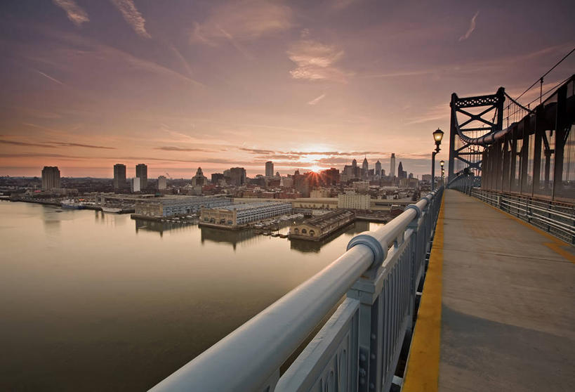 无人,栏杆,横图,室外,度假,河流,美景,城市风光,城市,建筑,路灯,美国,景观,流水,联系,娱乐,黄昏,享受,休闲,景色,放松,运输,摄影,宁静,照明设备,费城,宾夕法尼亚,旅行