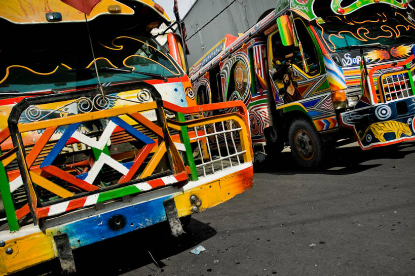 无人,横图,室外,白天,街道,海地,巴士,首都,运输,摄影,部分,创造力,太子港,伊斯帕尼奥拉岛,旅行