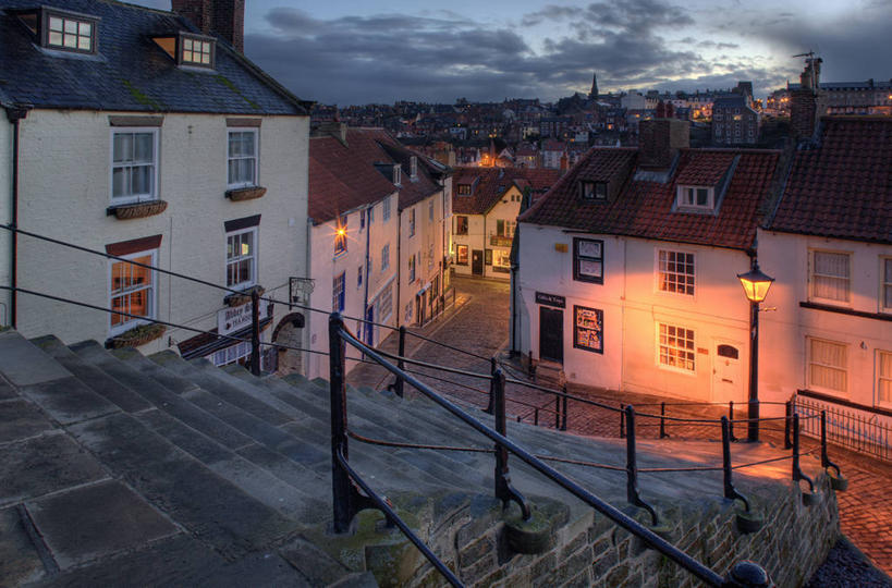 无人,横图,室外,度假,美景,窗户,城市风光,城市,建筑,路灯,英国,加拿大,栅栏,房屋,景观,篱笆,云,光亮,娱乐,台阶,天空,黄昏,社区,享受,休闲,景色,放松,摄影,照亮,北美,北美洲,照明设备,北欧,美洲,北亚美利加洲,亚美利加洲,安大略省,安省,北约克郡,旅行,惠特比,杜林区