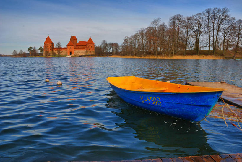 无人,横图,室外,白天,湖,建筑,停靠,波纹,漂浮,反射,城堡,树,天空,运输,摄影,宁静,停止,停泊,暂停,停滞,立陶宛共和国,特拉凯,旅行,波罗的海三国