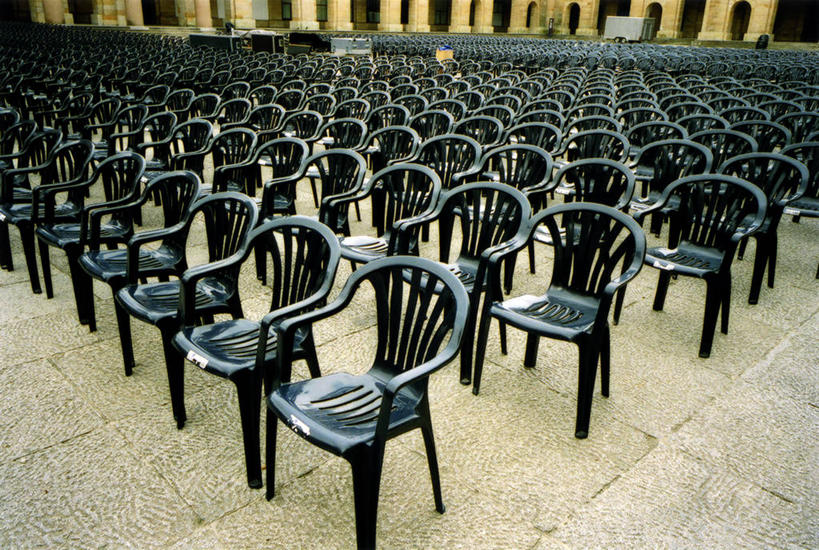无人,横图,室外,白天,重复,椅子,西班牙,一排,许多,丰富,整齐,塑胶,很多,座位,排列,黑色,摄影,顺序,队列,伊比利亚半岛,阿斯图里亚斯,希洪