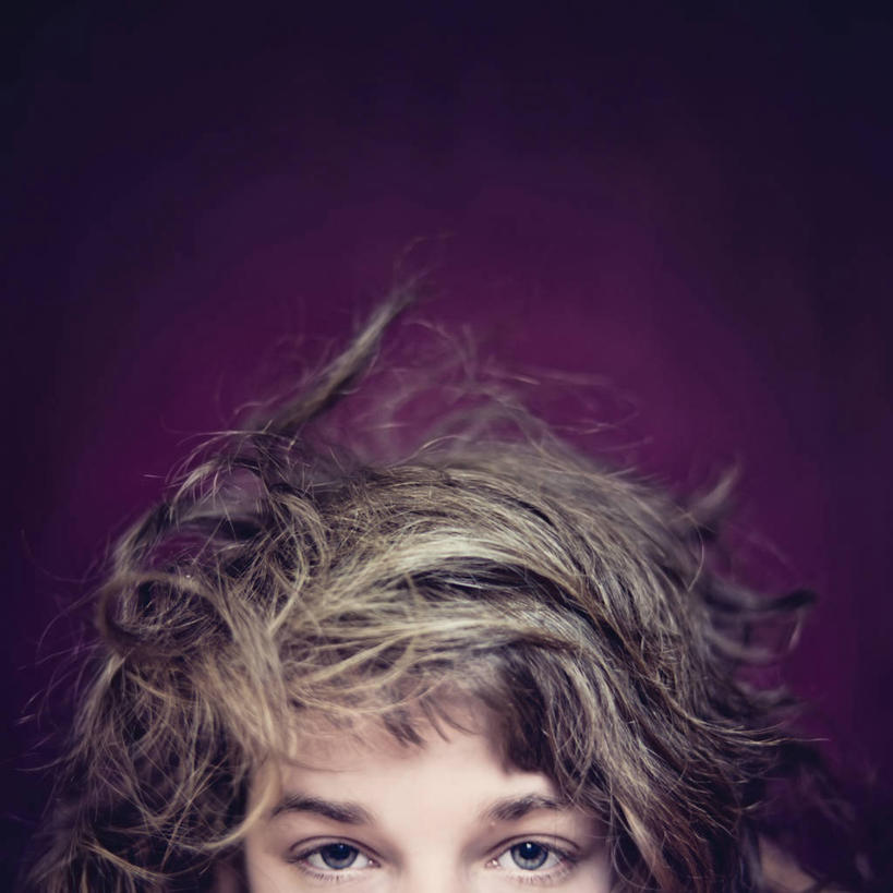 西方人,成年人,头发,一个人,方图,室内,特写,欧洲,加拿大,欧洲人,仅一个男性,仅一个人,黑色背景,凌乱,仅一个年轻男性,黑色,思考,个性,摄影,毛发,肖像,男人,男性,年轻男性,白种人,年轻人,发型,影棚拍摄,胡茬