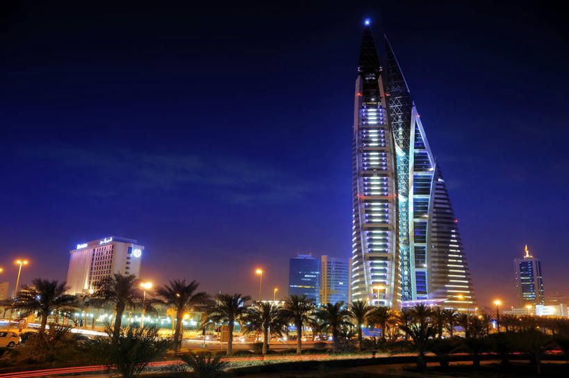 无人,横图,室外,夜晚,度假,美景,天际线,城市风光,城市,建筑,路灯,摩天大楼,棕榈树,巴林,景观,塔,光亮,娱乐,自然,享受,休闲,办公大楼,景色,放松,摄影,环境,照亮,照明设备,迪拜,发展,迪拜世界贸易中心,阿拉伯,旅行,广角拍摄