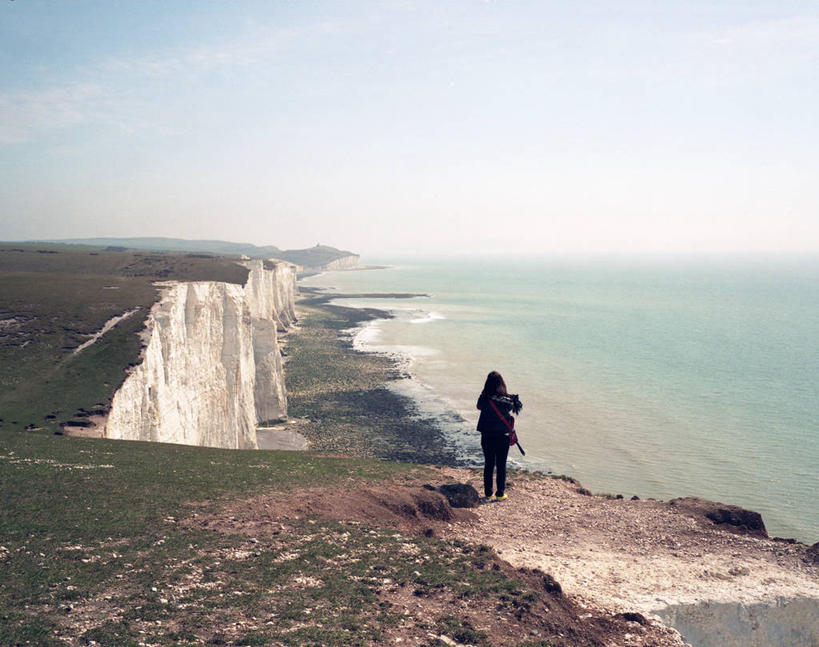 成年人,一个人,站,横图,室外,白天,度假,自由,海洋,水,英国,欧洲,仅一个女性,朦胧,模糊,包,悬崖,休闲装,英格兰,背面,衣服,风景,自然,看,思考,摄影,环境,西欧,北欧,大不列颠,大不列颠及北爱尔兰联合王国,大不列颠及爱尔兰联合王国,多佛,萨塞克斯,萨塞克斯郡,苏塞克斯,肯特,东萨塞克斯郡,伊斯特本,无忧无虑,旅行,大不列颠王国,大英帝国,联合王国,日不落帝国