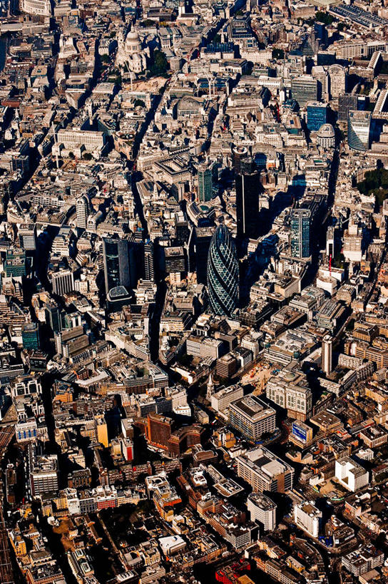 无人,竖图,俯视,航拍,室外,白天,度假,美景,城市风光,城市,建筑,摩天大楼,英国,伦敦,景观,首都,娱乐,伦敦城,享受,休闲,办公大楼,景色,放松,摄影,鸟瞰,北欧,瑞士再保险塔,高角度拍摄,旅行