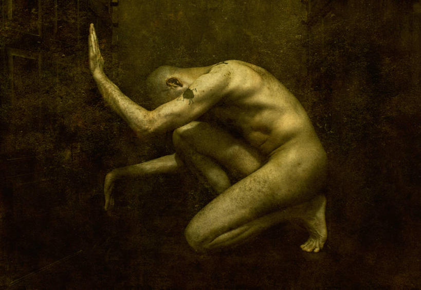 西方人,成年人,中年人,裸体,一个人,蹲,横图,室内,时尚,英国,欧洲,欧洲人,仅一个男性,仅一个人,仅一个中年男性,木制,英格兰,纹身,盒子,低头,t台,力量,摄影,西欧,北欧,大不列颠,大不列颠及北爱尔兰联合王国,大不列颠及爱尔兰联合王国,剑桥,垂头,剑桥郡,技能,康桥,想法,时装表演,时装秀,t型台,走秀,男人,男性,中年男性,白种人,大不列颠王国,大英帝国,联合王国,日不落帝国,弱点