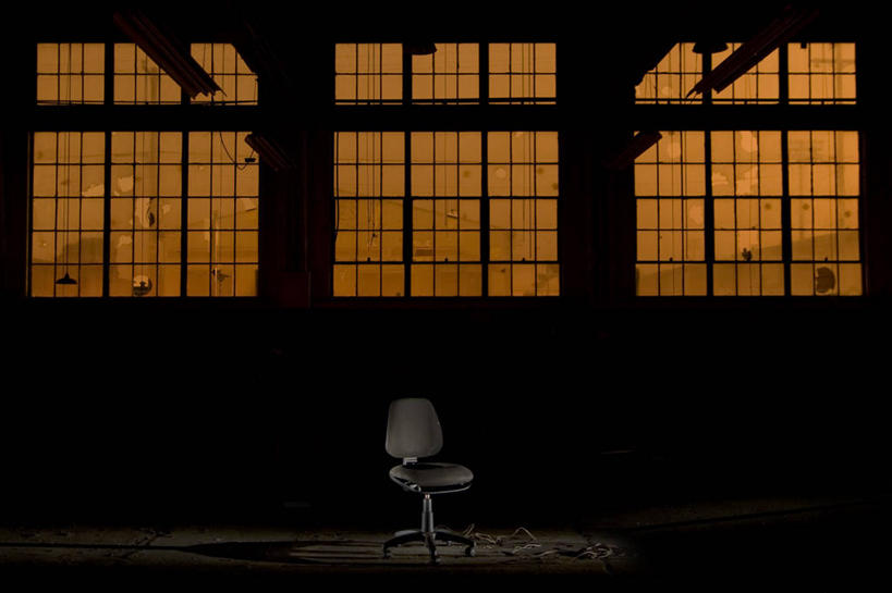 无人,横图,室内,时尚,窗户,城市,椅子,美国,废弃,仓库,座位,一个,t台,摄影,单个,报废,废物,北美,北美洲,加利福尼亚,美洲,丢弃,放弃,抛弃,加州,工业建筑,洛杉矶,加利福尼亚州,审问,金州,黄金州,北亚美利加洲,亚美利加洲,蒙特利半岛,猜疑,摈弃,天使之城,时装表演,时装秀,t型台,走秀,蒙市,蒙特利公园市,屏弃,美利坚合众国,摈斥,摒除