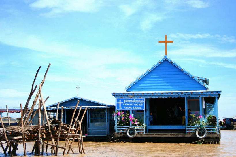 无人,教堂,码头,横图,室外,白天,湖,建筑,柬埔寨,废弃,漂浮,木制,十字架,云,花,天空,轮胎,摄影,宗教,报废,宁静,废物,宗教建筑,丢弃,宗教用品,放弃,抛弃,暹粒,暹粒省,洞里萨湖,灵性,摈弃,印度支那,吴哥,旅行,屏弃,摈斥,摒除,柬埔寨文化