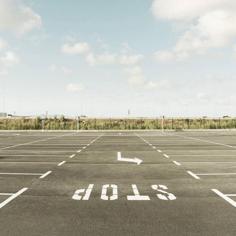 无人,机场,方图,室外,白天,路,指示牌,西班牙,巴塞罗那,标志,路标,文字,云,单词,方向,标识,箭头,天空,运输,摄影,指导,指向,交通标志,伊比利亚半岛,簇,巴塞罗那省,巴塞罗那国际机场