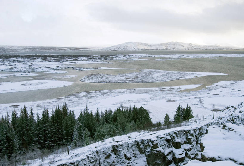 无人,横图,俯视,室外,白天,旅游,度假,美景,山,雪,雪山,欧洲,冰岛,地形,景观,山顶,冬天,娱乐,树,天空,自然,享受,休闲,景色,放松,寒冷,摄影,宁静,环境,国家公园,自然风光,树梢,辛格韦德利,岩石,高角度拍摄,旅行,郊野公园