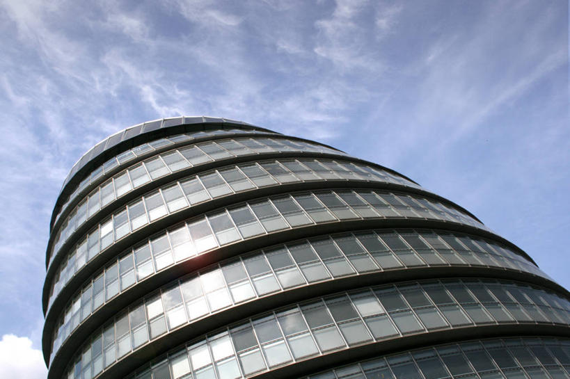 无人,横图,室外,白天,仰视,建筑,英国,欧洲,云,首都,英格兰,天空,地标建筑,办公大楼,摄影,政府大楼,西欧,北欧,政府,大不列颠,英国文化,大不列颠及北爱尔兰联合王国,大不列颠及爱尔兰联合王国,英吉利,大伦敦,设计,低角度拍摄,旅行,内伦敦,萨瑟克区,大不列颠王国,大英帝国,联合王国,日不落帝国,伦敦市政厅,南华克