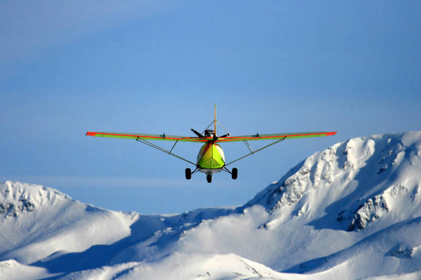 无人,横图,彩色,室外,白天,山,雪山,美国,山顶,冬天,半空,飞,天空,自然,寒冷,运输,摄影,五颜六色,宁静,环境,色彩斑斓,五彩缤纷,阿拉斯加,万里无云,五彩斑斓,朱诺,阿拉斯加东南半岛,五光十色,超轻型飞机