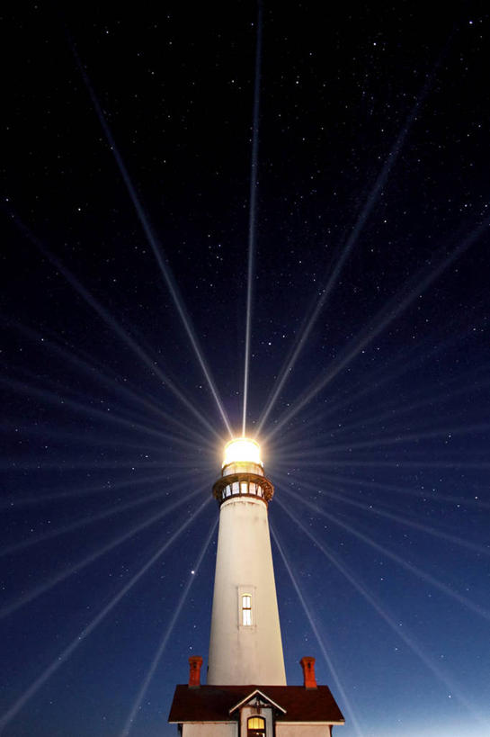 无人,竖图,室外,夜晚,仰视,美景,道路,建筑,美国,信息,光,景观,灯塔,交通,光亮,方向,风景,天空,自然,黄昏,景色,摄影,引导,指导,指引,保护,宁静,环境,照亮,北美,北美洲,照明设备,加利福尼亚,自然风光,美洲,加州,加利福尼亚州,金州,黄金州,北亚美利加洲,亚美利加洲,航标,圣马特奥县,鸽点灯塔,低角度拍摄,旅行,美利坚合众国,导航