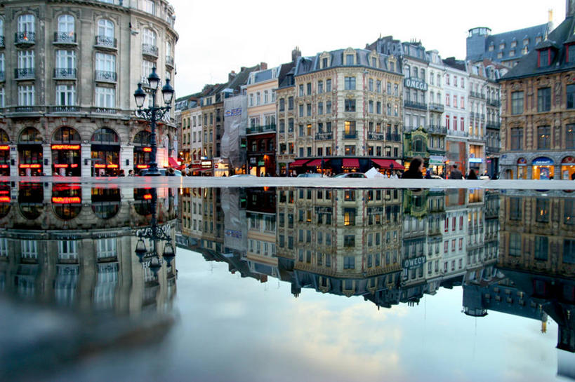 无人,广场,横图,室外,白天,建筑,法国,欧洲,反射,塔,摄影,照亮,西欧,法兰西,中欧,法兰西共和国,法兰西第五共和国,北部.加来海峡,北部.加来海峡大区,里尔,诺尔.加莱大区,传统文化