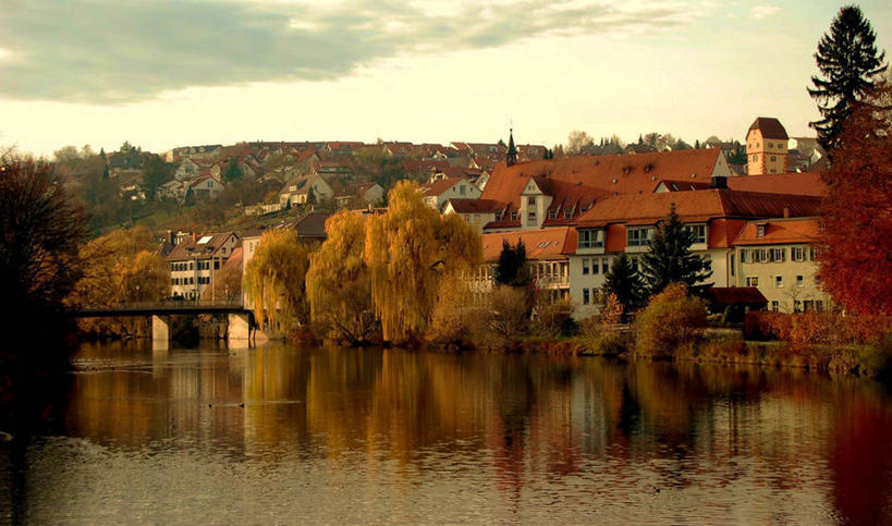 无人,横图,室外,白天,河流,建筑,德国,欧洲,反射,城镇,桥,联系,树,天空,自然,摄影,住房,西欧,中欧,德意志联邦共和国,巴伐利亚,巴伐利亚州,拜恩州,拜恩自由州,内卡河,巴登.符腾堡,巴登.符腾堡州,巴符州,罗滕堡,中弗兰肯行政区