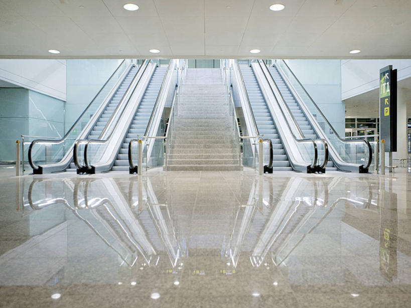 无人,横图,室内,白天,仰视,技术,楼梯,西班牙,巴塞罗那,对称,反射,光线,电动扶梯,光亮,光芒,候机厅,现代,摄影,照亮,便利,简单,伊比利亚半岛,低角度拍摄,巴塞罗那省