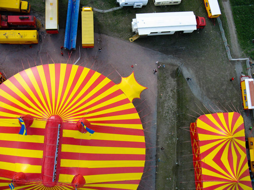 横图,俯视,室外,白天,瑞典,条纹,首都,运输,摄影,斯堪狄纳维亚半岛,露营车,高角度拍摄,瑞典国旗