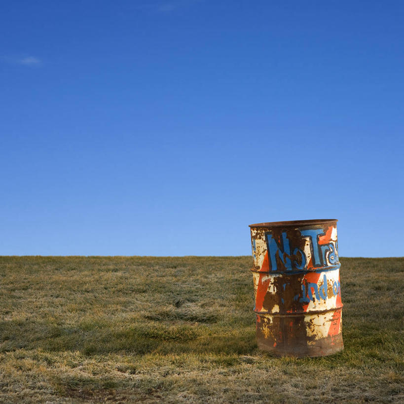 无人,方图,室外,白天,留白,草原,美国,堆积,生锈,桶,地平线,地形,辽阔,鼓,地面,一个,广阔,摄影,单个,宁静,一望无际,环境,腐蚀,侵蚀,风化,延伸,万里无云,天地相交,犹他,普若佛,无边无际,一马平川,腐化,锈迹斑斑,风蚀,石化,风蚀地貌,岩石层,岩石,彩图