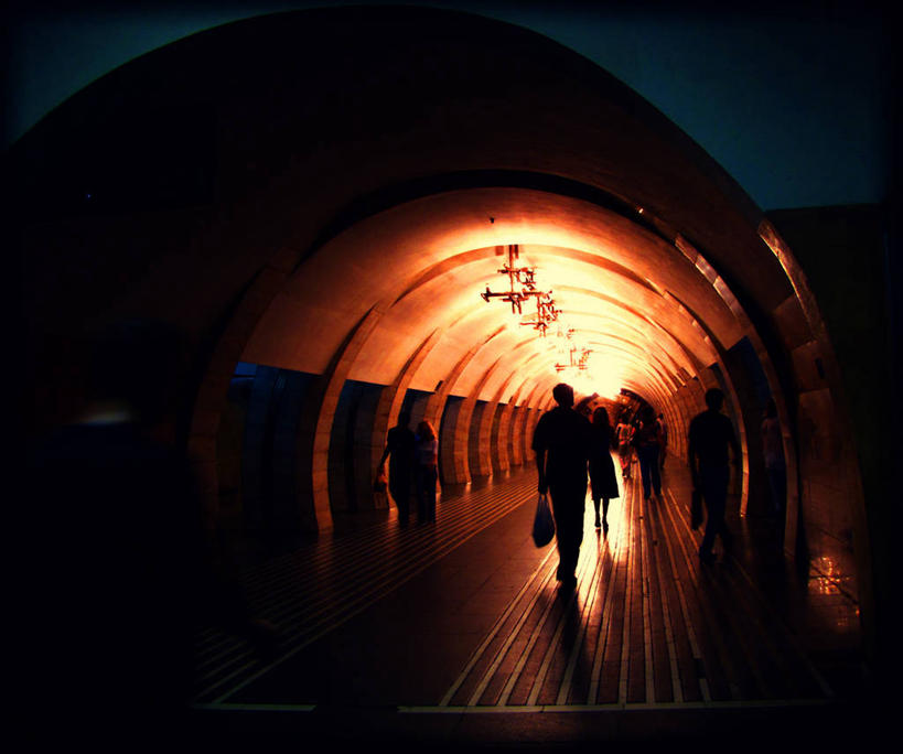 横图,室内,夜晚,乌克兰,朦胧,模糊,隧道,地铁站,首都,运输,摄影,照亮,基辅,步行,旅行