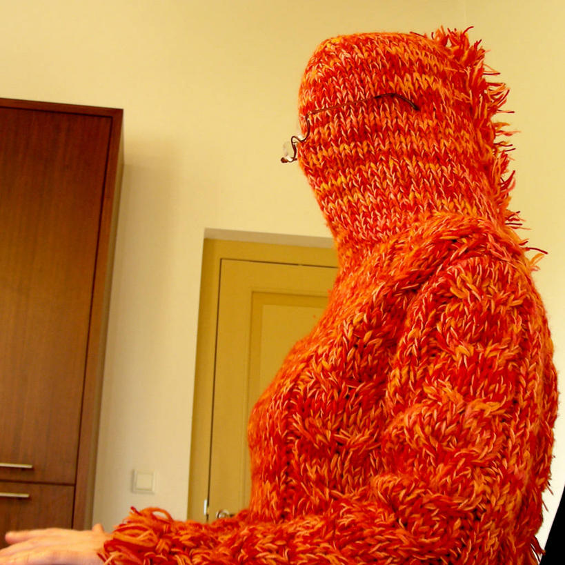 成年人,中年人,一个人,无人,办公室,方图,室内,侧面,毛衣,荷兰,仅一个女性,仅一个人,包装,眼镜,图像,仅一个中年女性,摄影,幽默,下腰,怪物,女人,女性,中年女性,半身,彩图,风帽