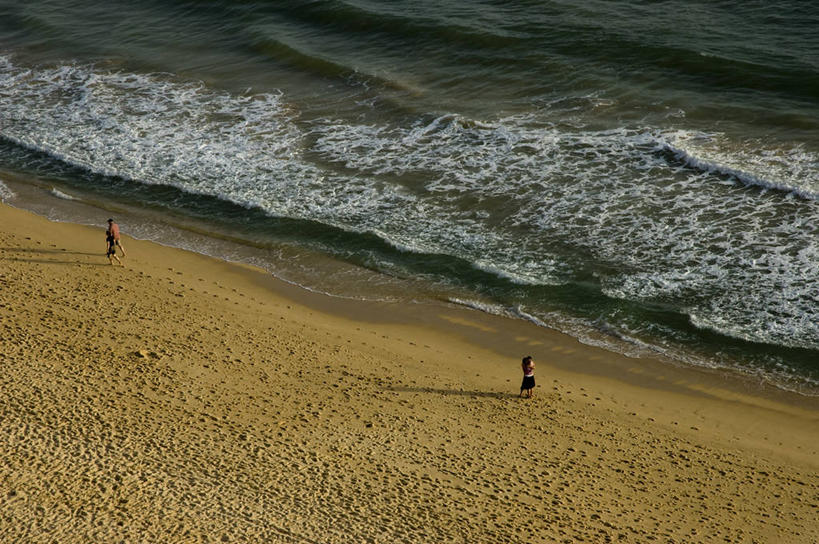 成年人,四个人,横图,俯视,室外,白天,海洋,美景,葡萄牙,沙子,景观,自然,波浪,景色,摄影,宁静,自然风光,伊比利亚半岛,阿尔布费拉,海滩,步行,彩图,高角度拍摄