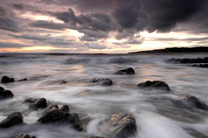 无人,横图,室外,运动模糊,海洋,水,英国,欧洲,流水,风景,自然,黄昏,波浪,摄影,宁静,环境,西欧,北欧,大不列颠,威尔士,大不列颠及北爱尔兰联合王国,大不列颠及爱尔兰联合王国,卡菲利城堡,威尔士公国,潮汐,南威尔士,南格拉摩根郡,海滩,岩石,彩图,大不列颠王国,大英帝国,联合王国,日不落帝国