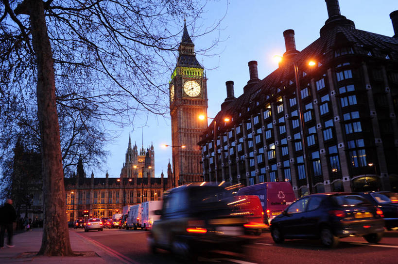 无人,横图,室外,运动模糊,道路,建筑,路,公路,汽车,英国,欧洲,伦敦,机动车,交通,光亮,首都,大本钟,钟塔,黄昏,地标建筑,摄影,照亮,政府大楼,西欧,北欧,大不列颠,英国文化,英国国会大厦,大不列颠及北爱尔兰联合王国,大不列颠及爱尔兰联合王国,雾都,马路,彩图,旅行,大不列颠王国,大英帝国,联合王国,日不落帝国